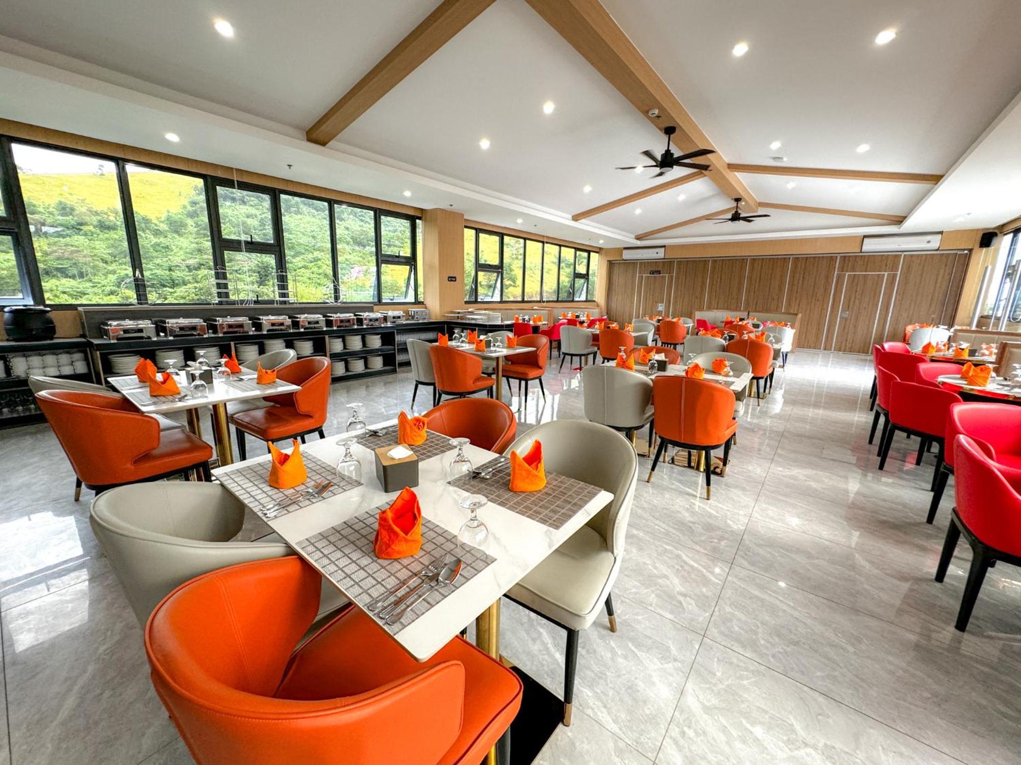 Venus Royale Coron