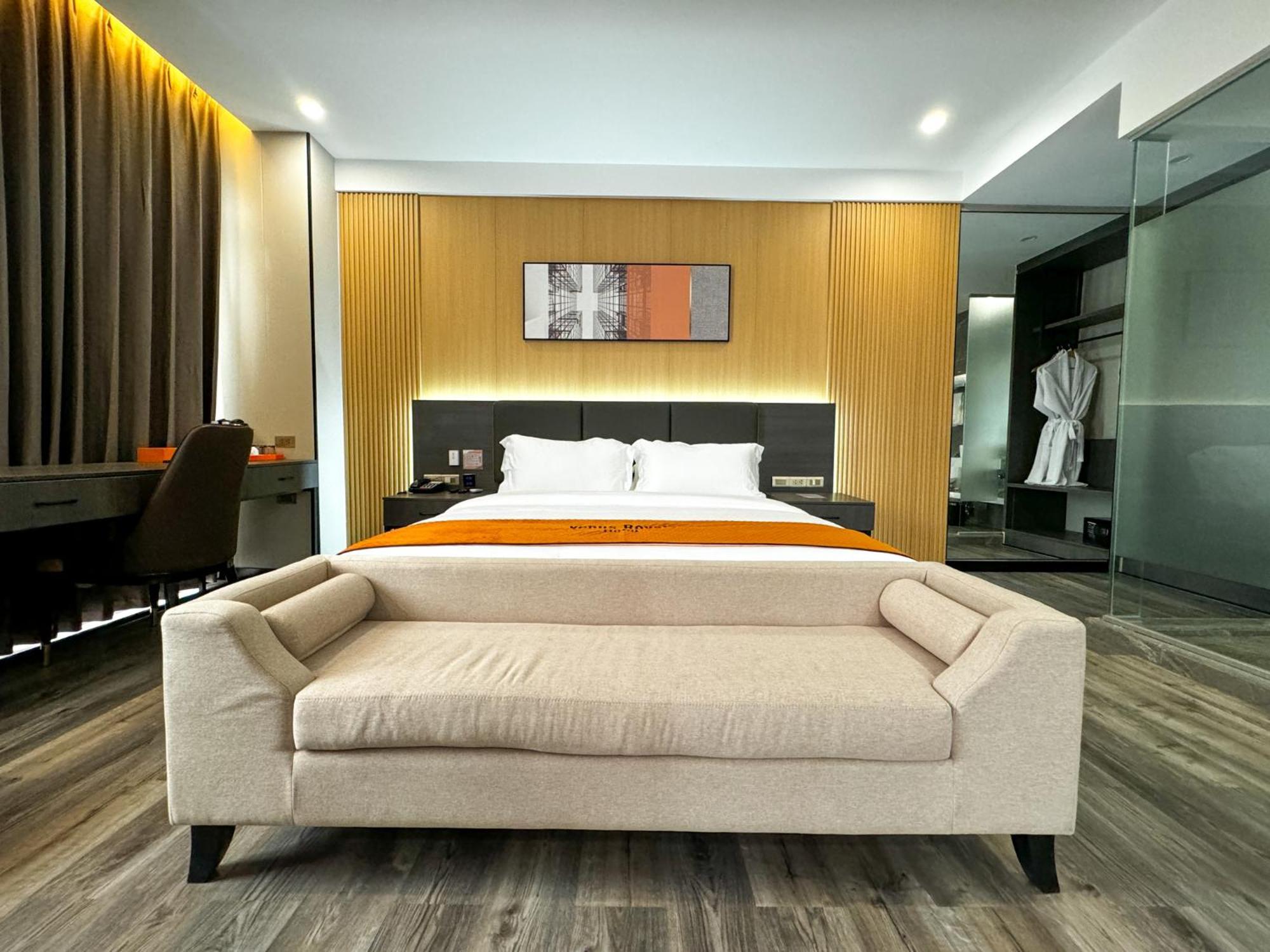 Venus Royale 5* Coron