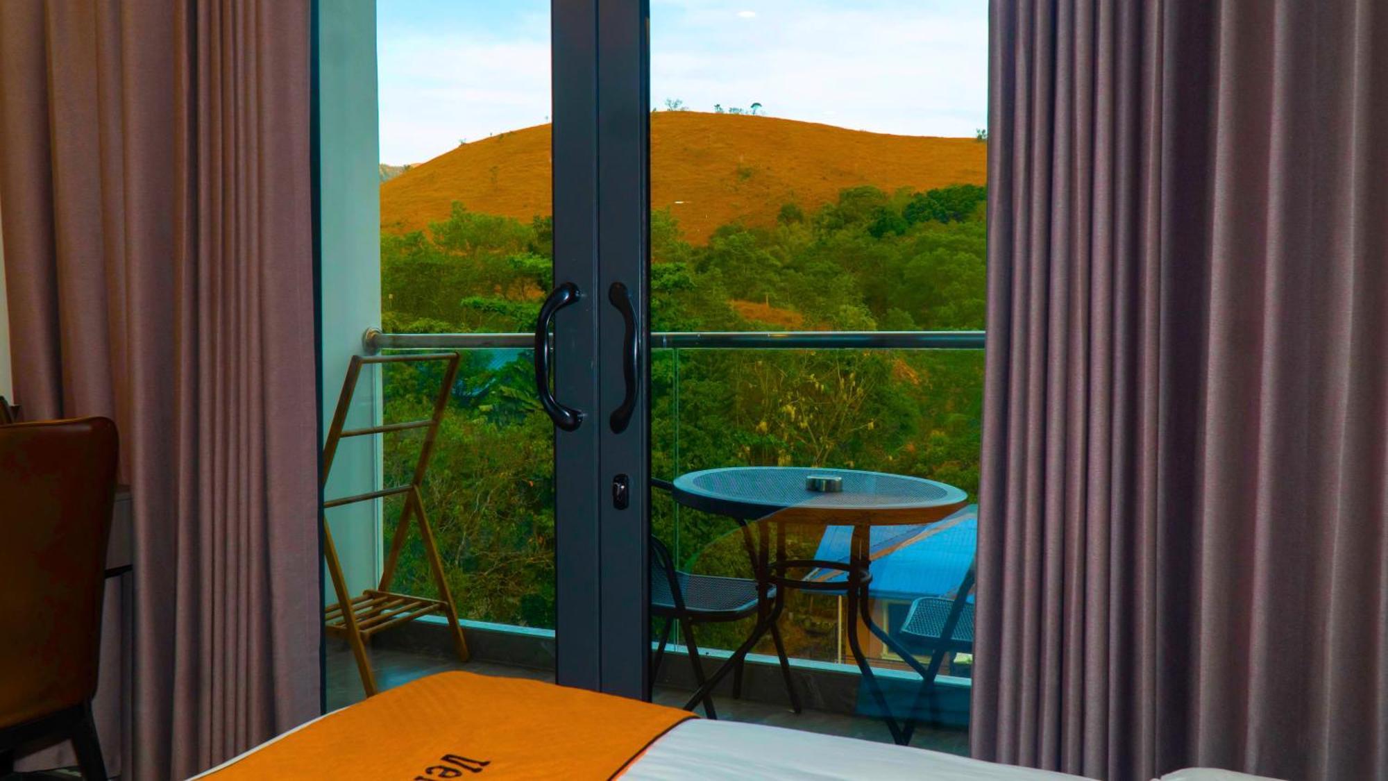 Venus Royale Hotel Coron